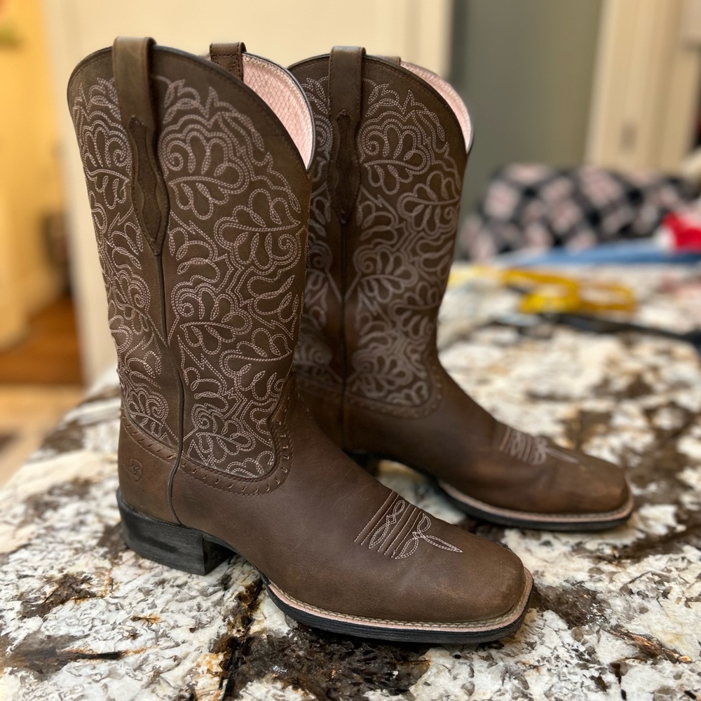 ARIAT REMUDA SQUARE TOE COWBOY BOOTS SIZE 9 western